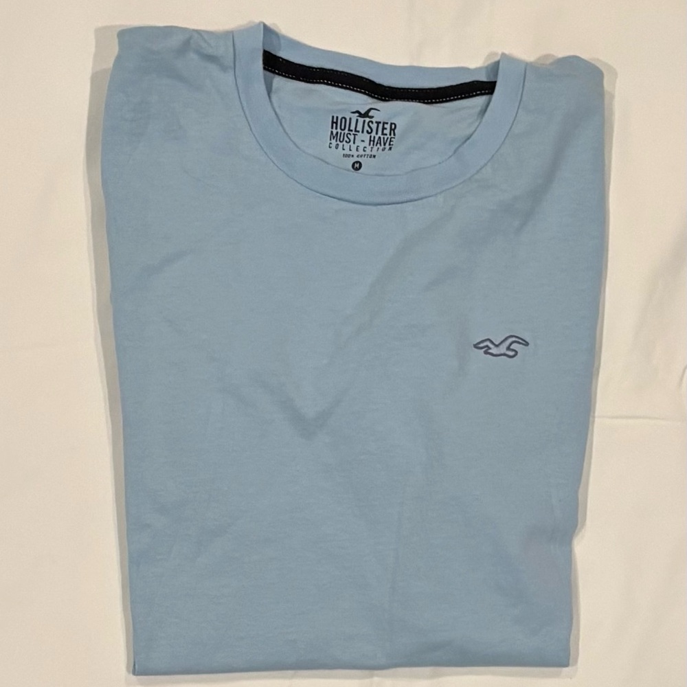 Holister T-Shirts - Picture 7 of 13